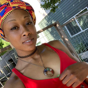 Meet your Posher, Stacie